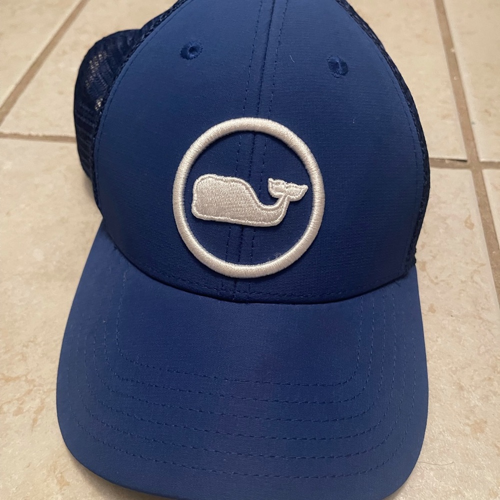 Blue vineyard vines men’s hat with mesh back